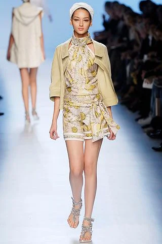 Look 10